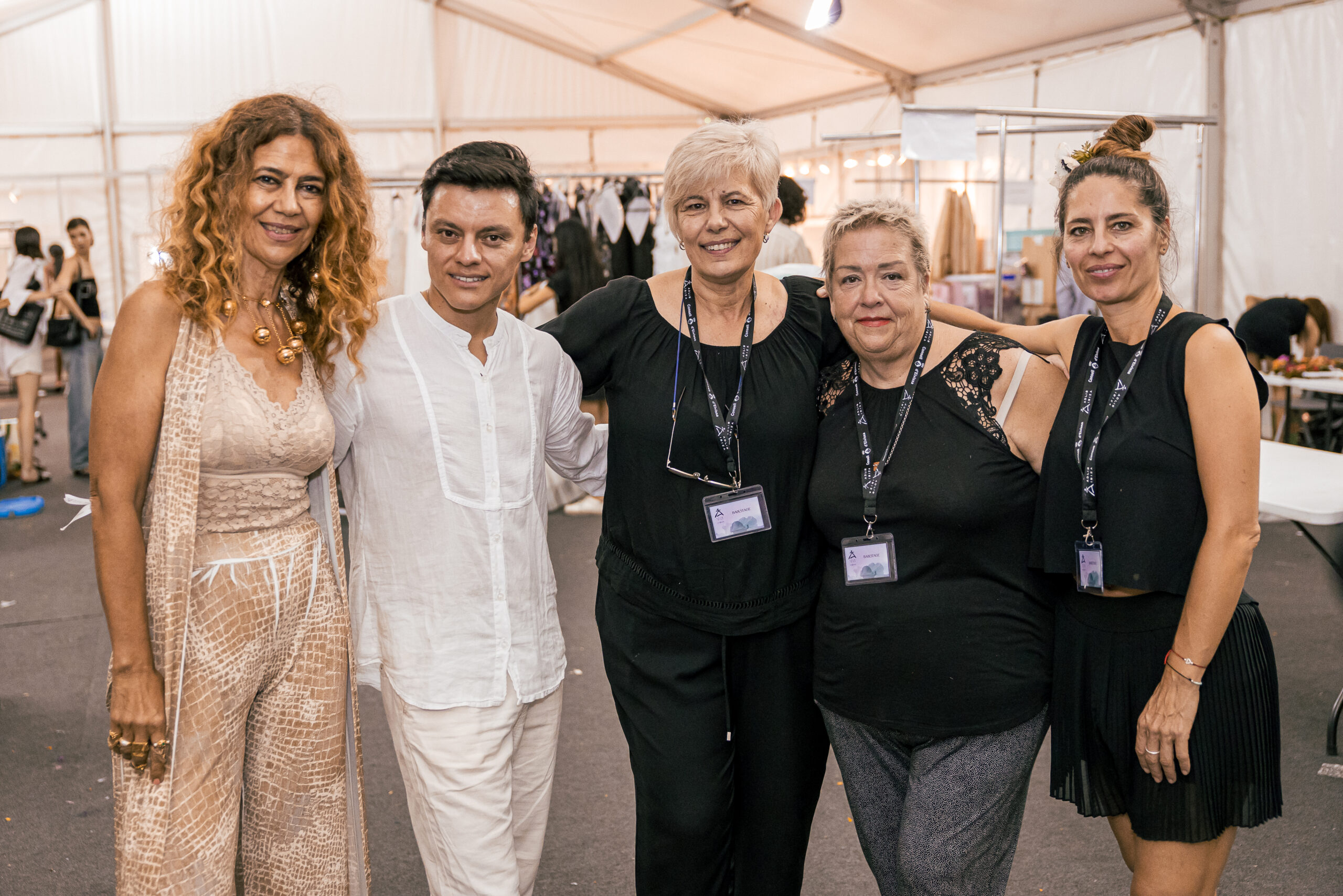 Fotografía de Muchigraphi. De Izquierda a derecha: Elisa Pomar, Axel, Mari, Ana y María de Eiviss Garden.